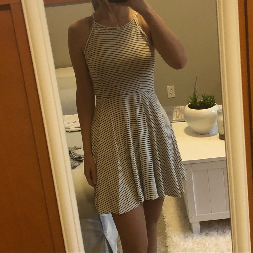 BRAND NEW Billabong b&w dress